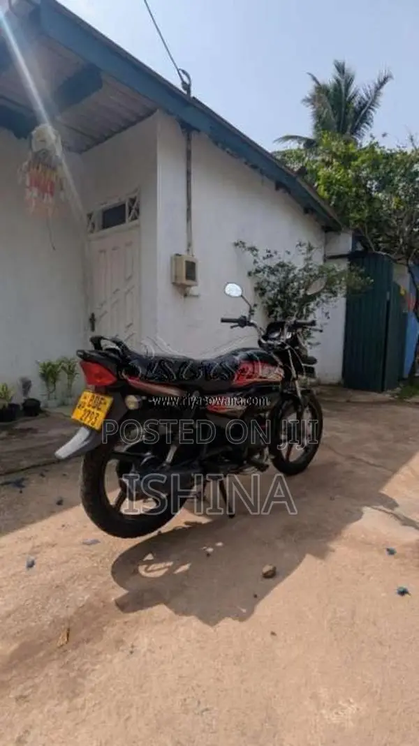 Hero HF-Deluxe 2017 Motorbike (Used)