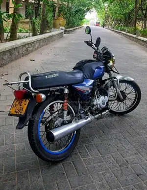 Bajaj Boxer 2003 Motorbike (Used)