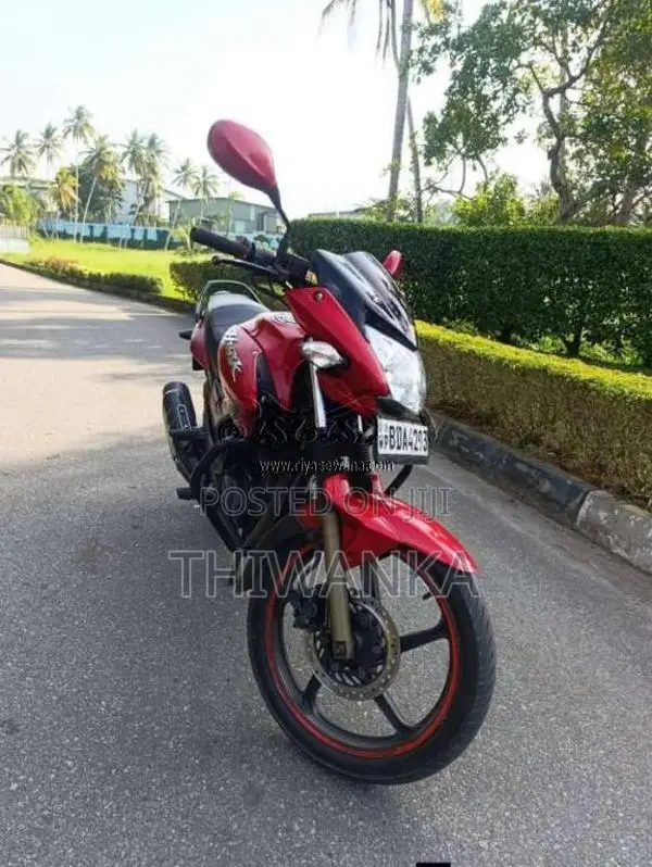 Hero Hunk 2016 Motorbike (Used)