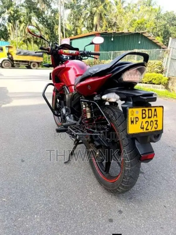 Hero Hunk 2016 Motorbike (Used)