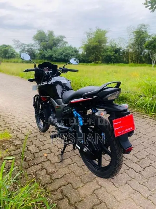 Hero Hunk 2015 Motorbike (Used)