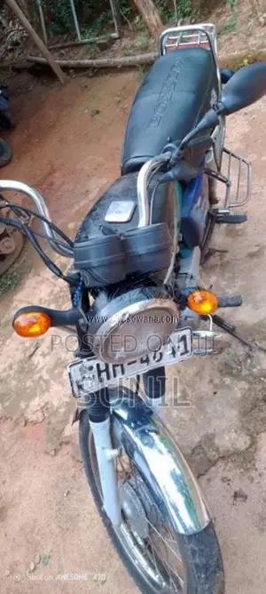 Bajaj Boxer 2003 Motorbike (Used)