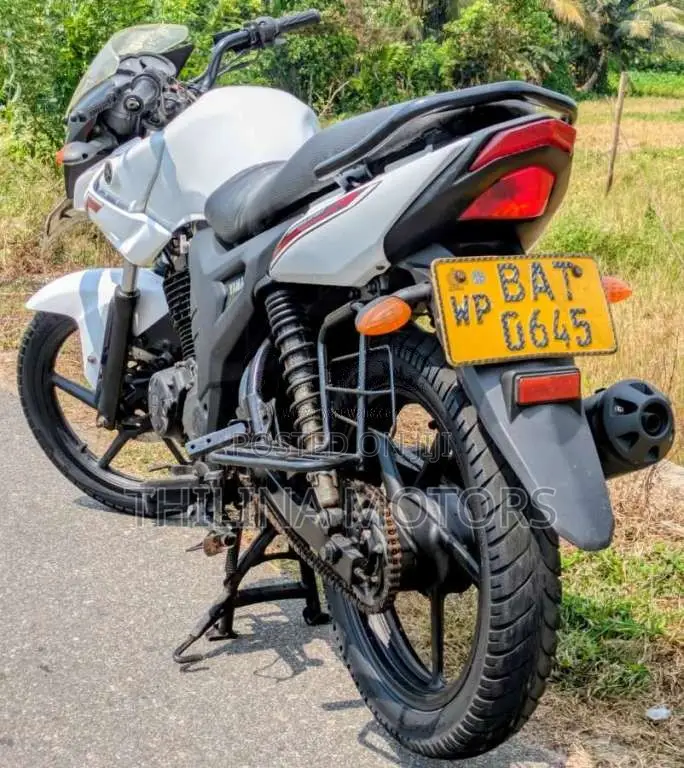 Yamaha SZ R 2012 Motorbike (Used)
