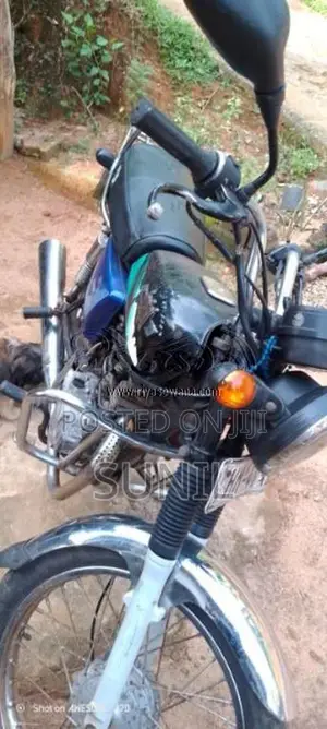 Bajaj Boxer 2003 Motorbike (Used)