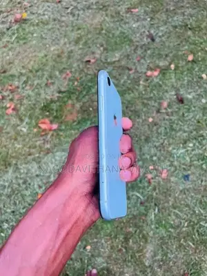 Apple iPhone XR (Used)