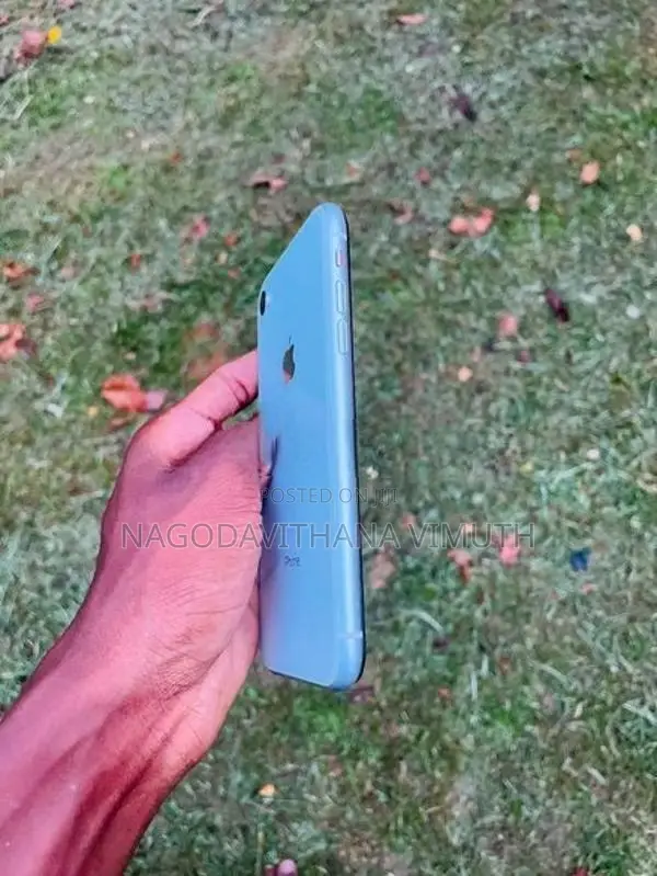 Apple iPhone XR (Used)