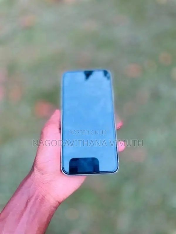 Apple iPhone XR (Used)
