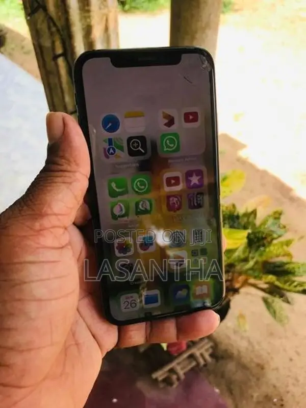 Apple iPhone XS 64gb (Used)