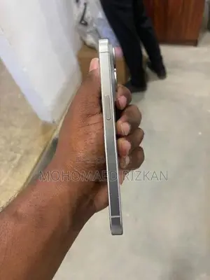 Apple iPhone 15 Pro (Used)