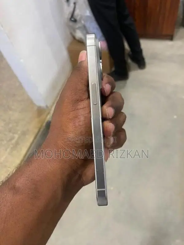 Apple iPhone 15 Pro (Used)