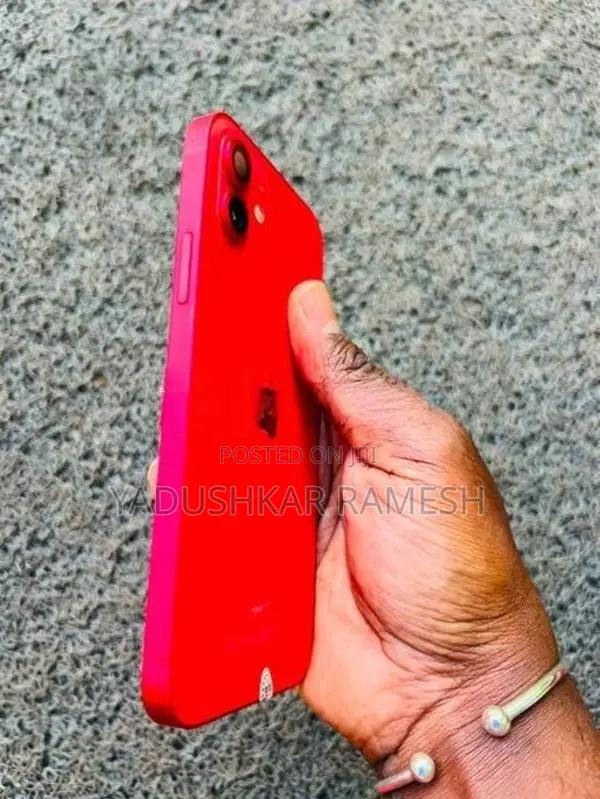 Apple iPhone 12 Red (Used)