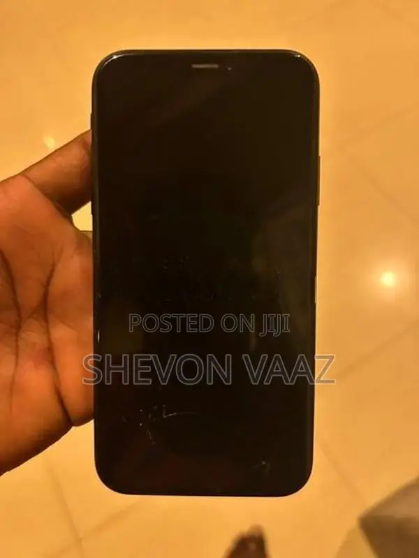 Apple iPhone XR (Used)