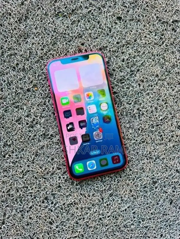Apple iPhone 12 Red (Used)