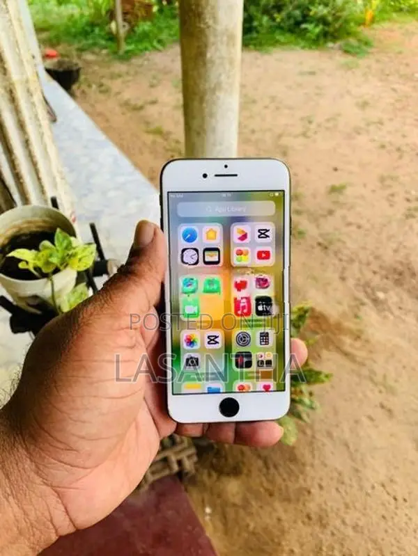 Apple iPhone 7 32GB (Used)