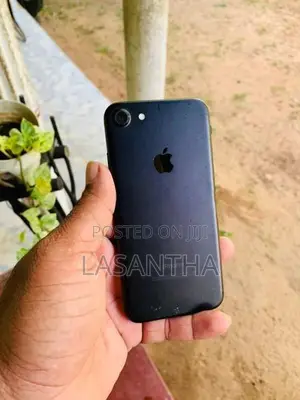 Apple iPhone 7 32GB (Used)