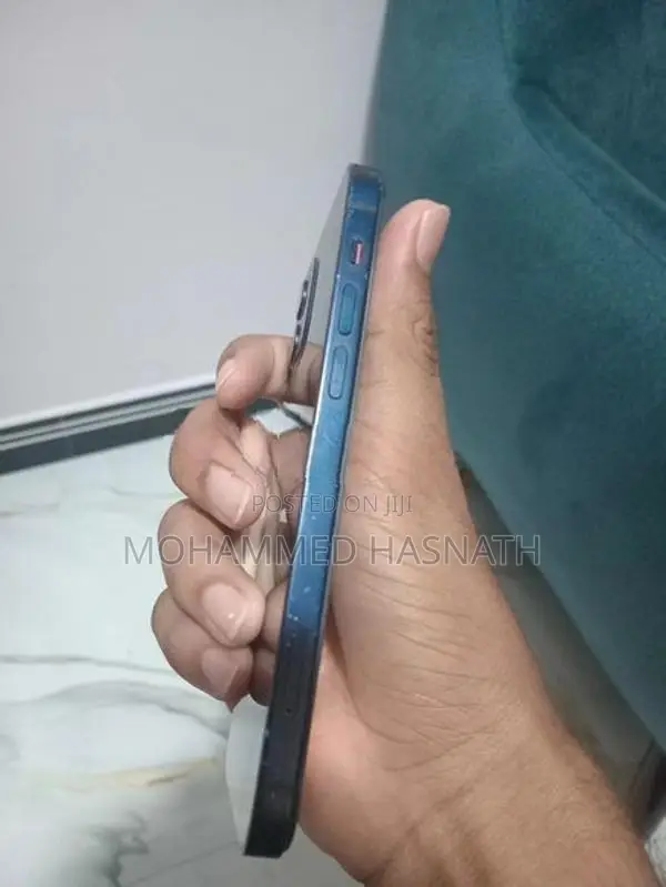 Apple iPhone 12 (Used)