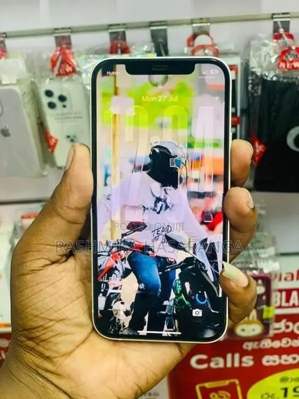 Apple iPhone 12 (Used)