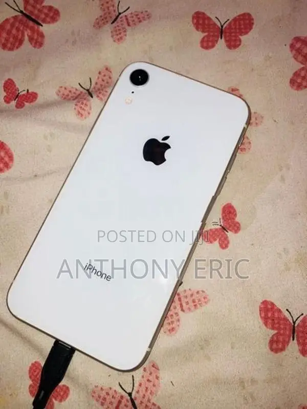 Apple iPhone XR (Used)