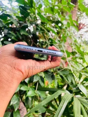 Apple iPhone XR (Used)