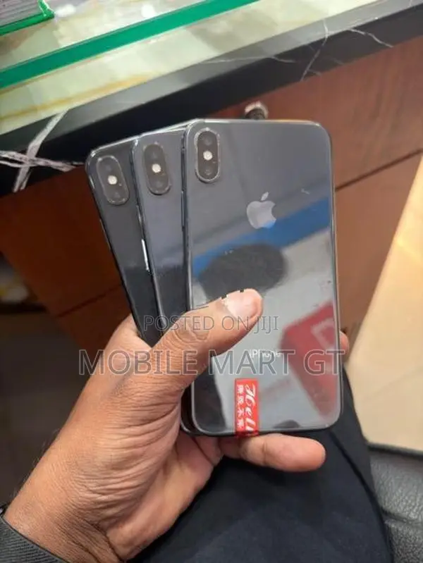 Apple iPhone X 64GB (Used)