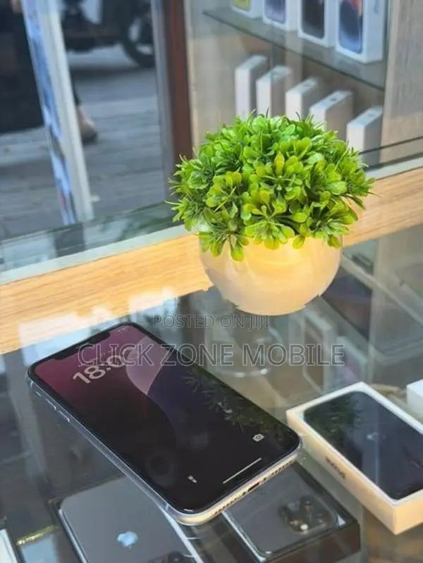 Apple iPhone XR 128GB (Used)