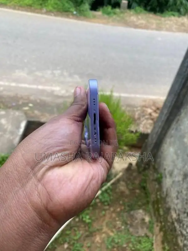 Apple iPhone 12 (Used)