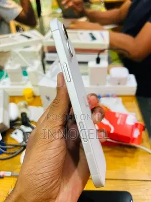 Apple iPhone 16 Plus 128GB (Used)