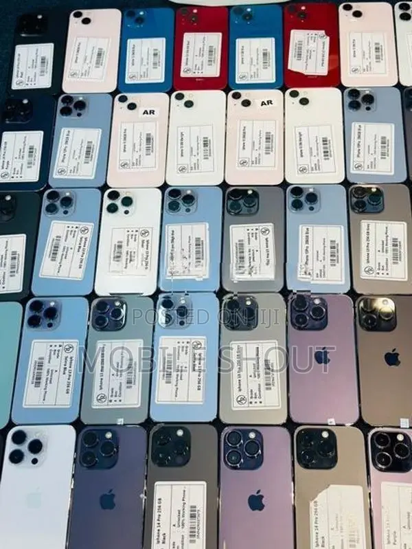 Apple iPhone 13 256GB (Used)