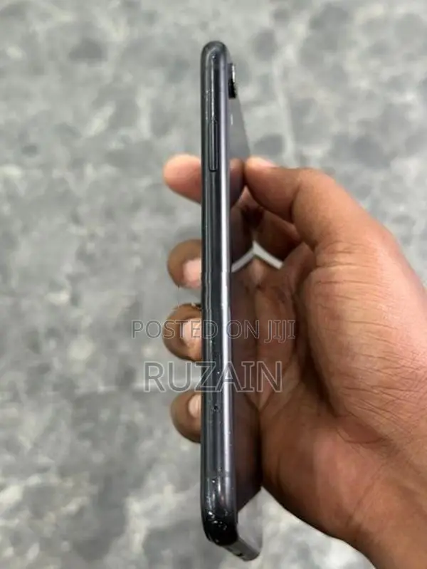 Apple iPhone XR 128GB (Used)