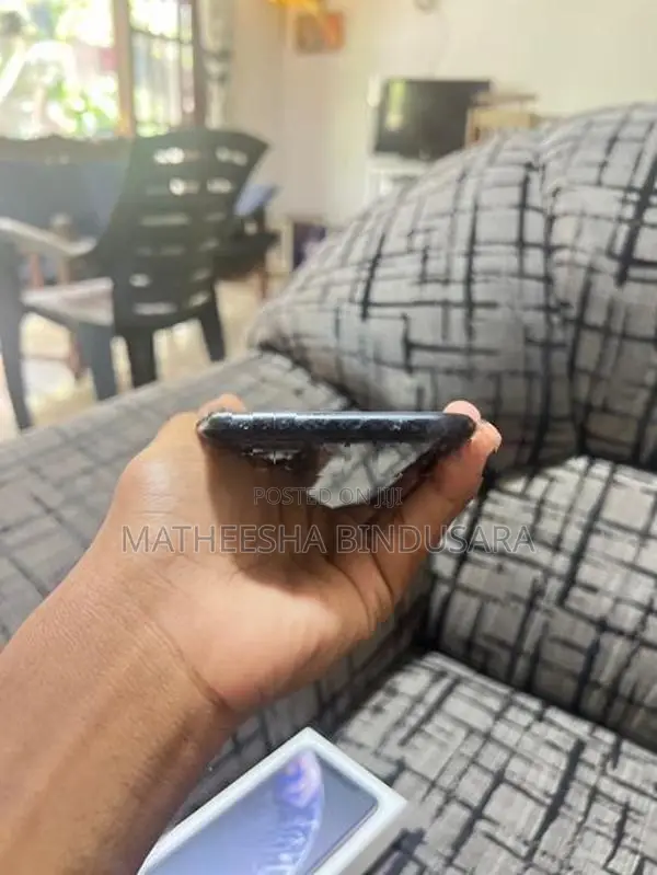 Apple iPhone XR (Used)