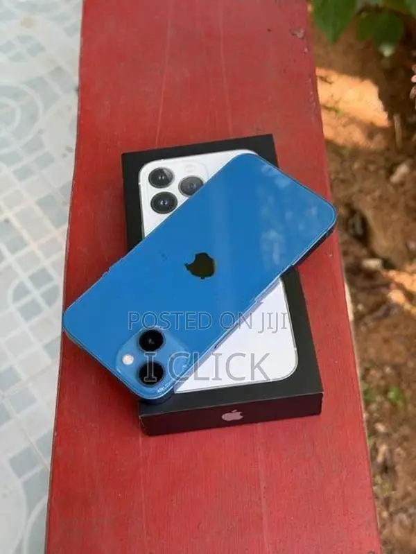 Apple iPhone 13 256GB (Used)