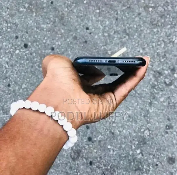 Apple iPhone XR (Used)