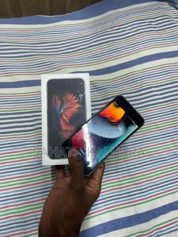 Apple iPhone 6S (Used)