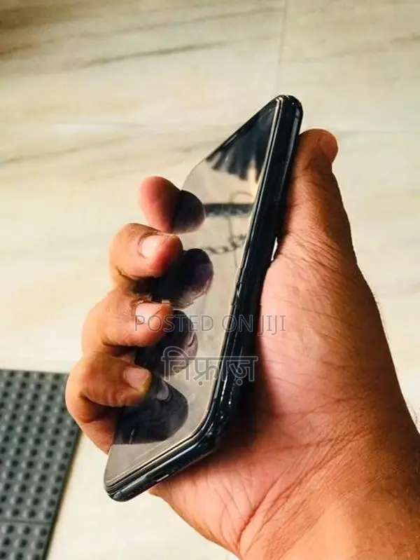 Apple iPhone 11 Pro 64GB (Used)