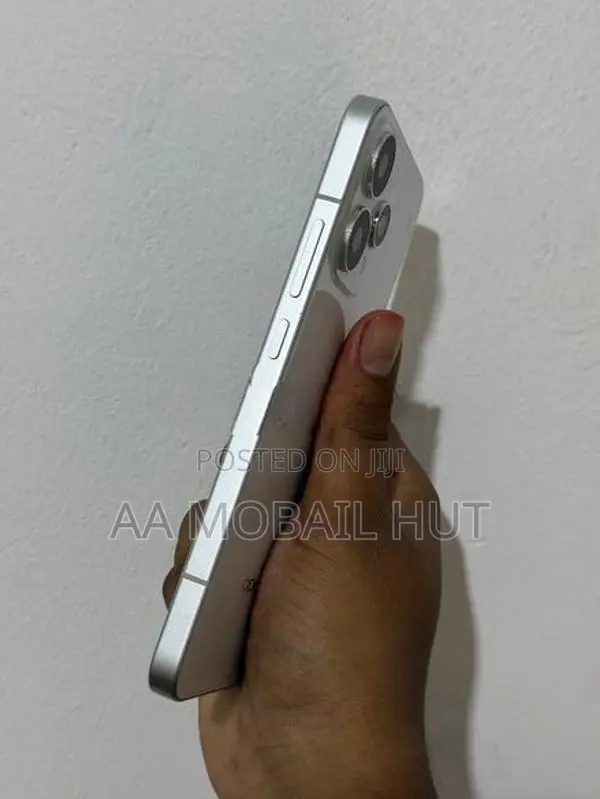 Oppo Reno 15 5G 8,256GB (Used)