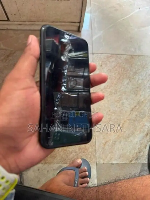 Apple iPhone XR (Used)