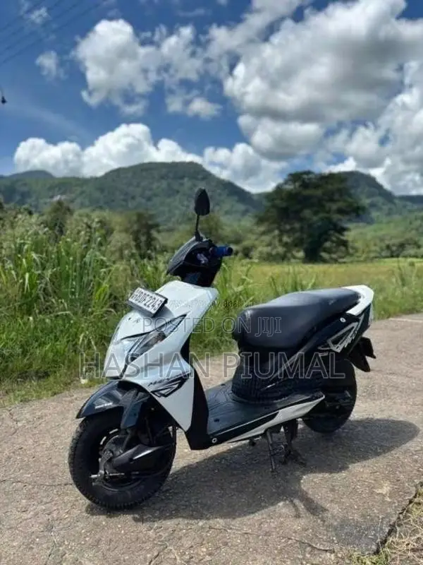 Honda Dio 2015 Motorbike (Used)