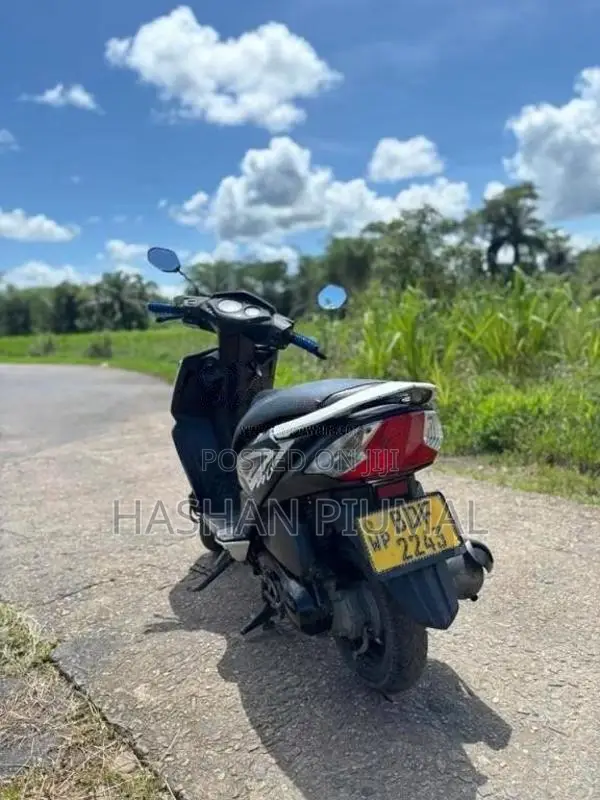 Honda Dio 2015 Motorbike (Used)
