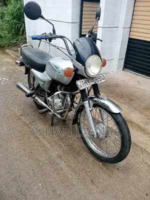 Bajaj Boxer 2017 Motorbike (Used)