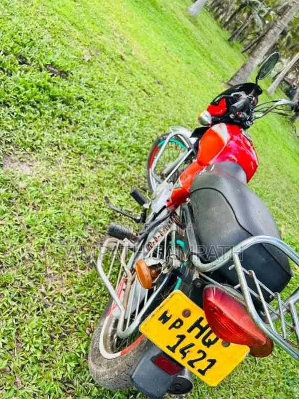 Bajaj Boxer 2005 Motorbike (Used)
