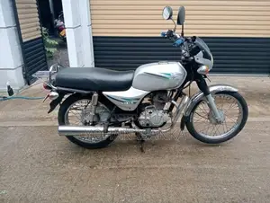 Bajaj Boxer 2017 Motorbike (Used)