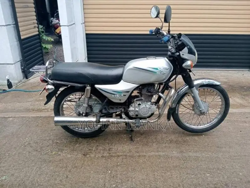 Bajaj Boxer 2017 Motorbike (Used)
