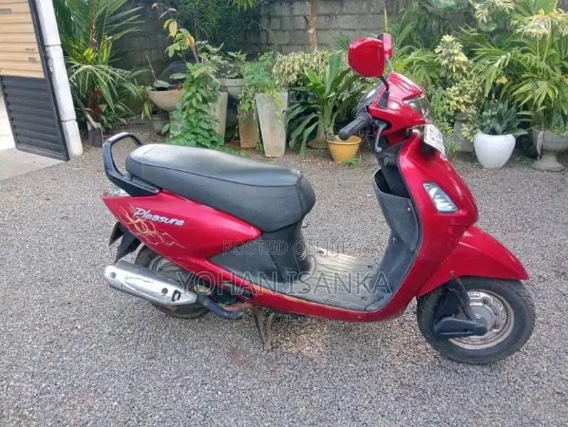 Hero Pleasure 2012 Motorbike (Used)