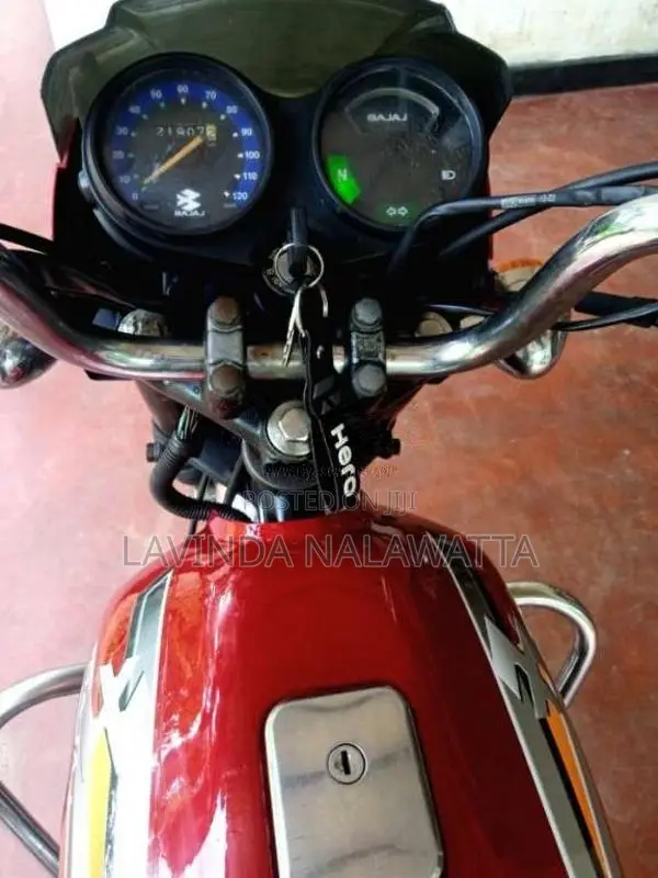 Bajaj Boxer 2004 motorcycle (Used)