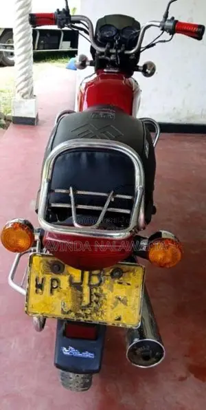 Bajaj Boxer 2004 motorcycle (Used)