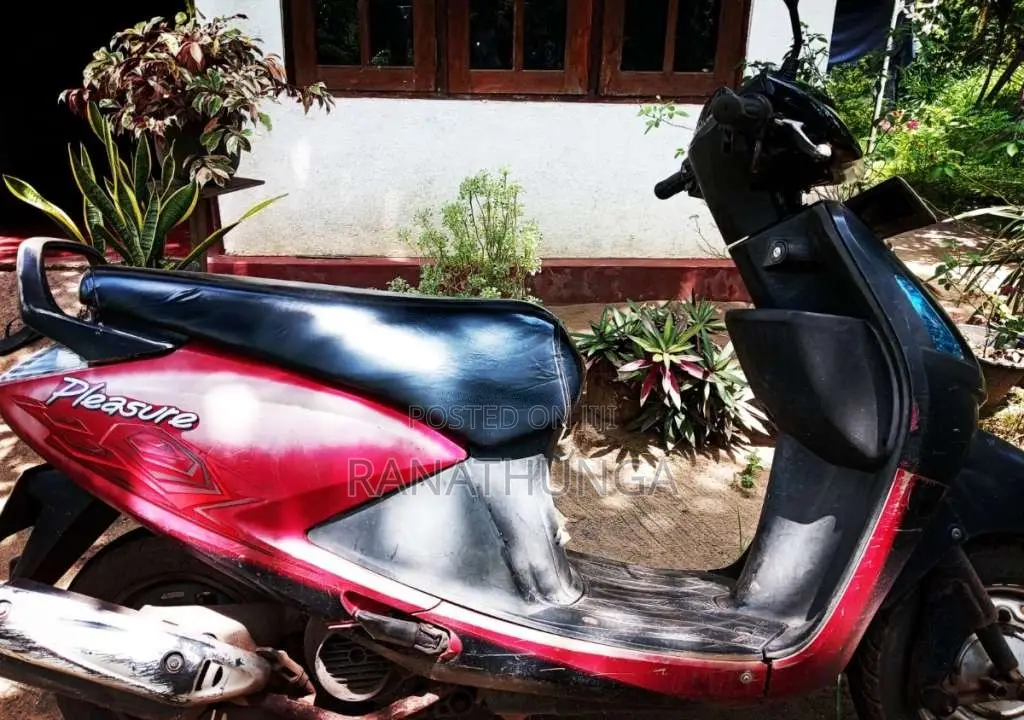 Hero Pleasure 2012 Motorbike (Used)
