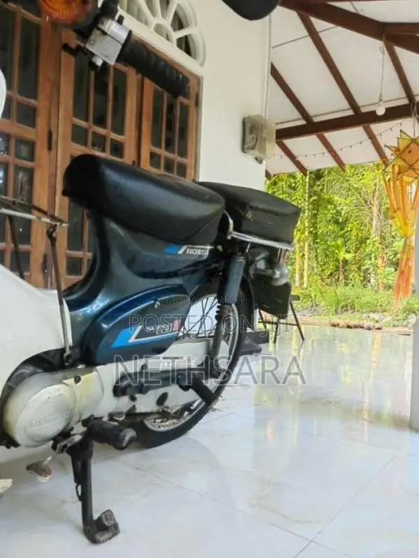 Honda Super Cub 2003 motorcycle (Used)
