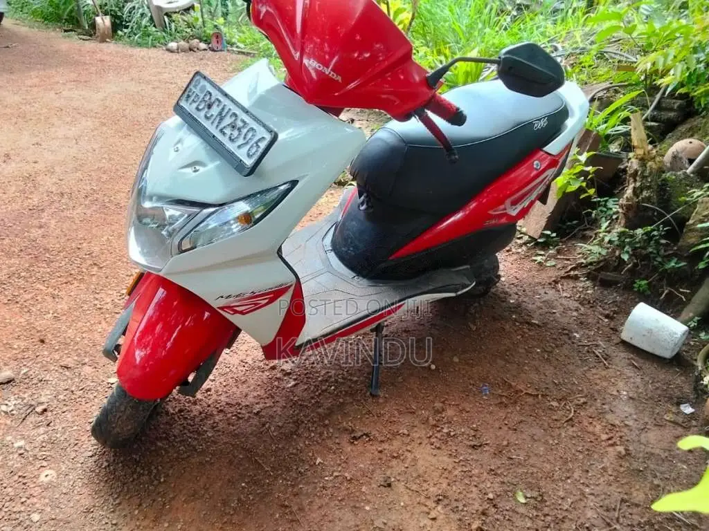 Honda Dio 2015 Motorbike (Used)