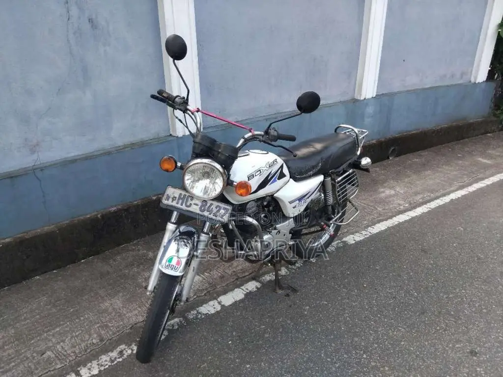 Bajaj Boxer 2004 Motorbike (Used)