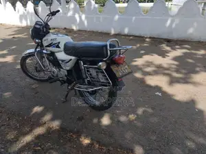 Bajaj Boxer 2004 Motorbike (Used)